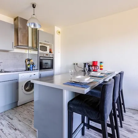 Between And Ocean - With Pool, Terrace, Wifi