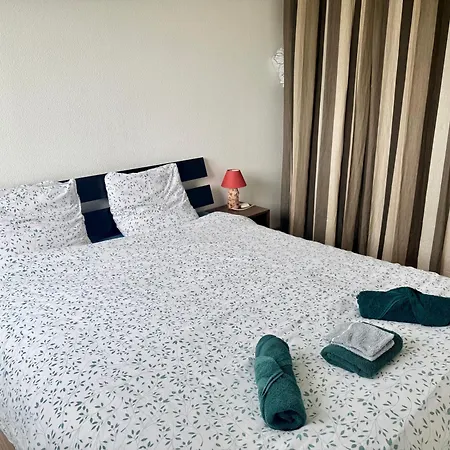 Between And Ocean - With Pool, Terrace, Wifi Apartment