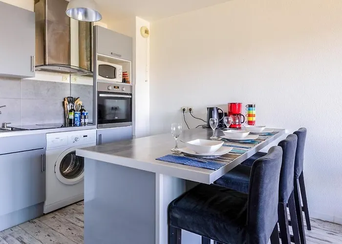 Between And Ocean - With Pool, Terrace, Wifi