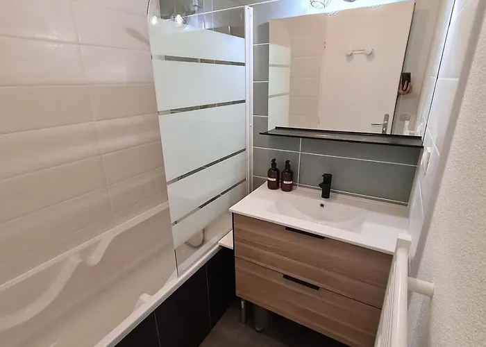 Apartment Between And Ocean - With Pool, Terrace, Wifi *