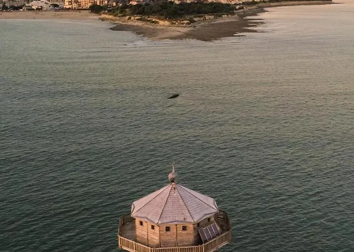 Between And Ocean - With Pool, Terrace, Wifi